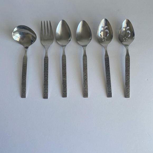 MCM 6 Pc Oneida Community Isabella Stainless Serving Set Utensils Flowers Dot - Picture 1 of 8